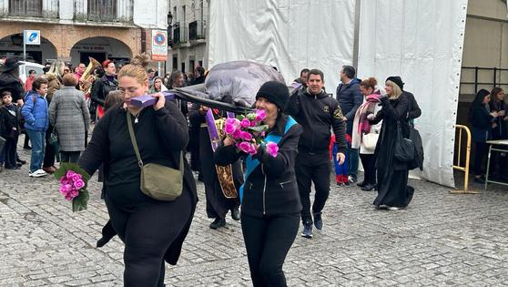 Un multitudinario Entierro de la Sardina clausura el Carnaval 2024