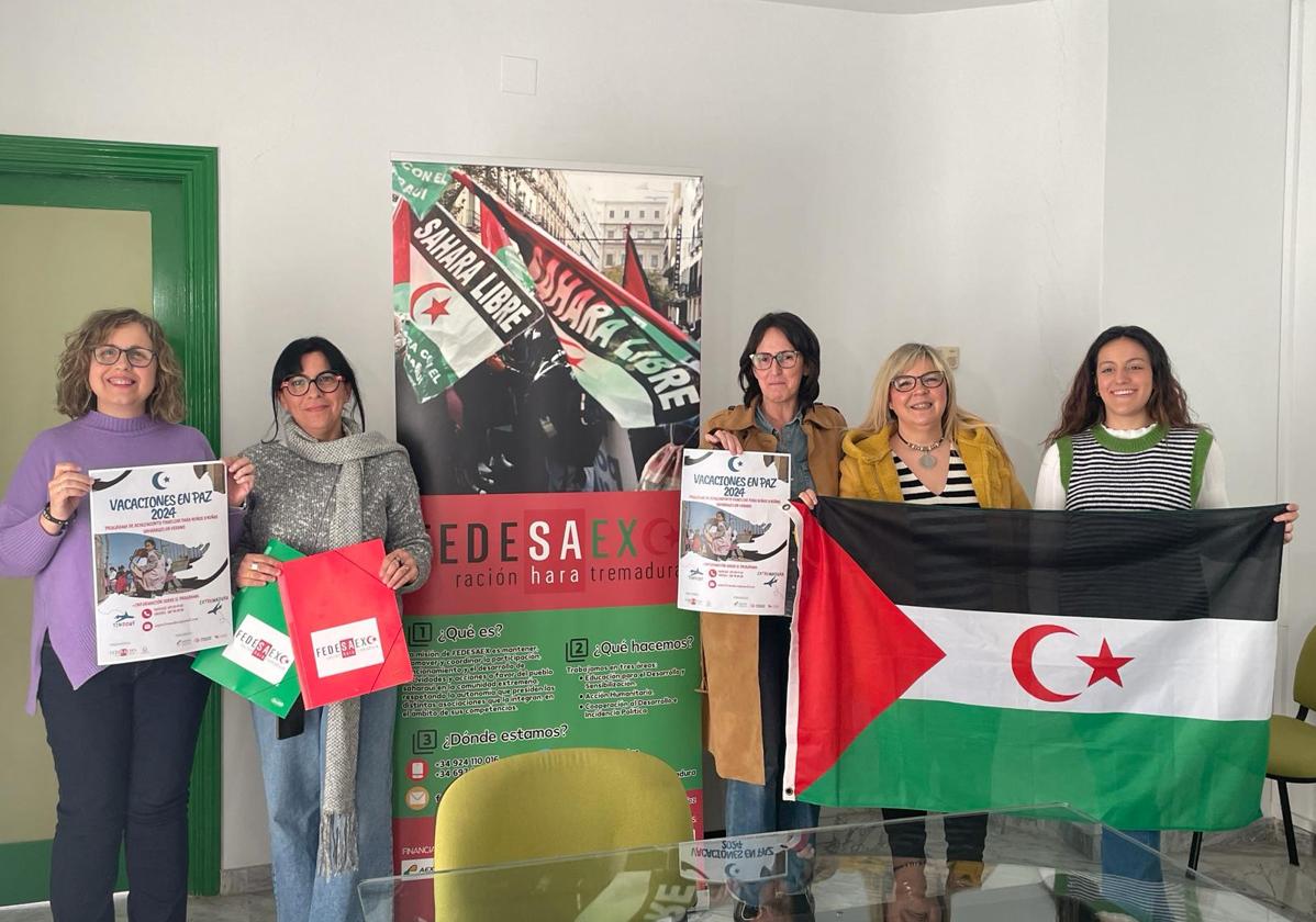 Representantes de la fundación y asociaciones durante la presentación del programa