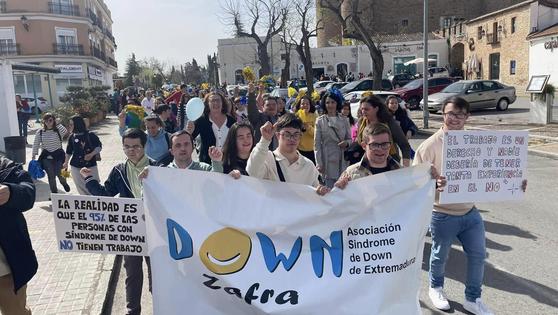 La Marcha por la Diversidad de Down Zafra reúne a más de 500 personas