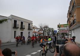 Llegada de los ciclistas a Zafra