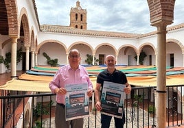 El alcalde y Manuel Gómez durante la presentación