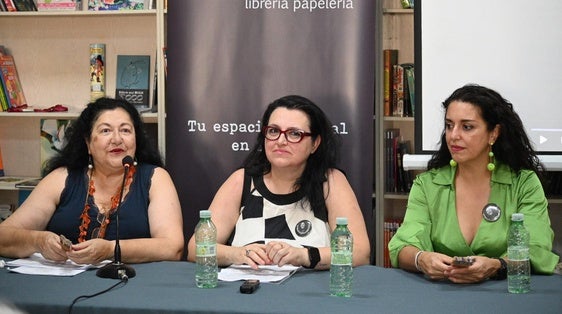 Las hijas y hermana de Dulce Chacón ofrecieron una charla en Zafra sobre la nueva del Premio