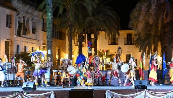El Festival 'Fuelligah de Sacaliño' llenó de folklore y tradición la plaza Grande