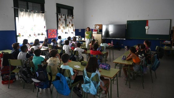 Unos 1.600 alumnos y alumnas inician el nuevo curso en los colegios