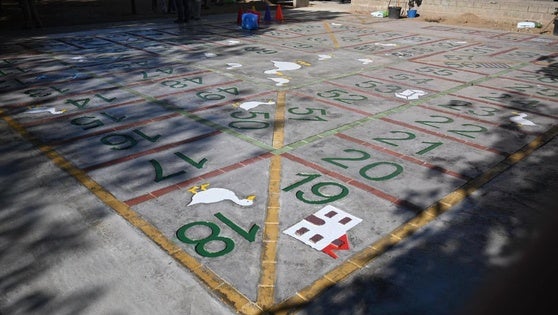Los juegos populares ya llenan el parque de la calle Juan II