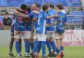 Los jugadores locales celebran su pase a la tercera eliminatoria