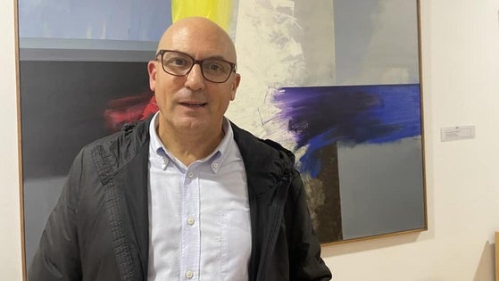 El artista José Manuel Salazar expone sus obras en la Escuela de Idiomas