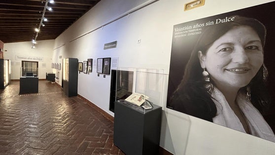 Una exposición recuerda la vida y obra Dulce Chacón a través de sus objetos personales