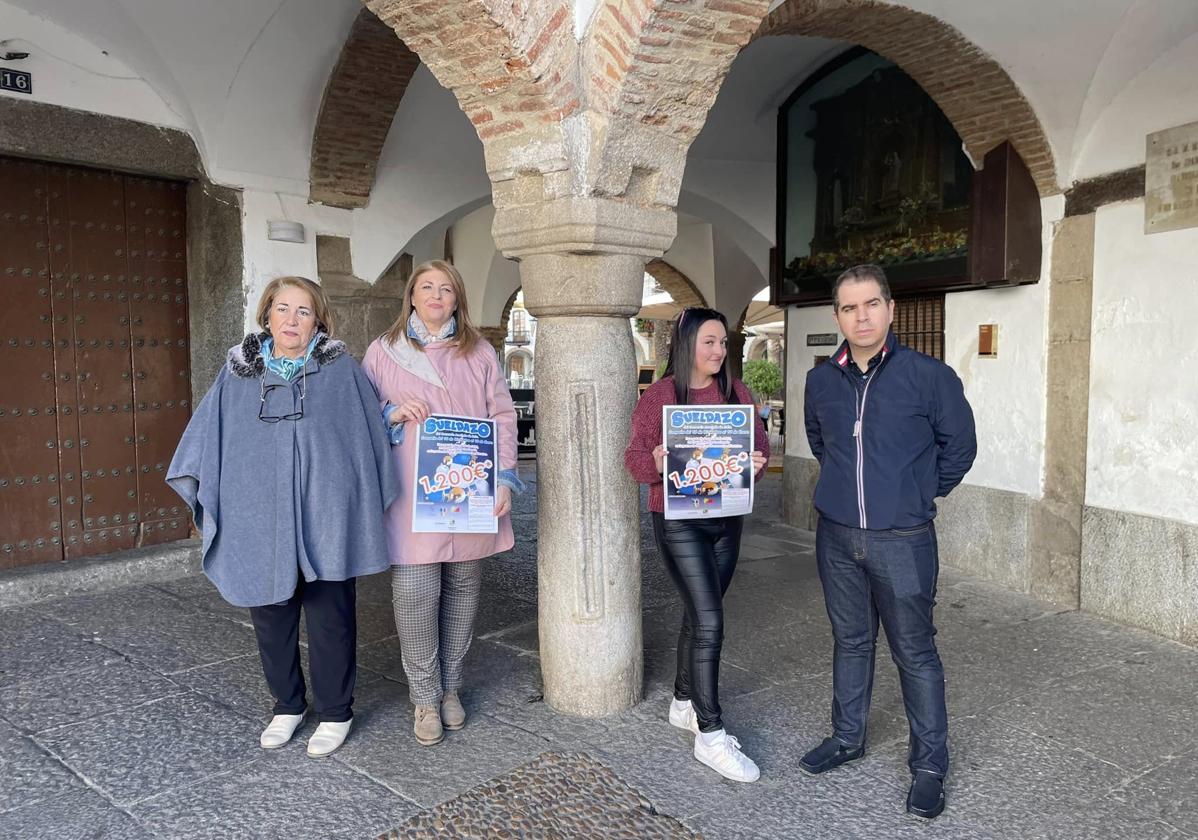 Representantes de las asociaciones empresariales durante la presentación