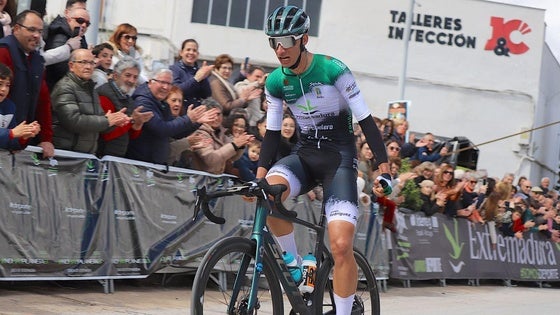 Adrián Benito, del Pebetero Extremadura, ganó la tercera etapa de la Vuelta a Extremadura