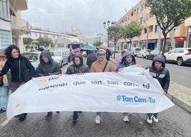 A pesar del mal tiempo recorrierron las calles con ilusión, alegría y mucha compañía