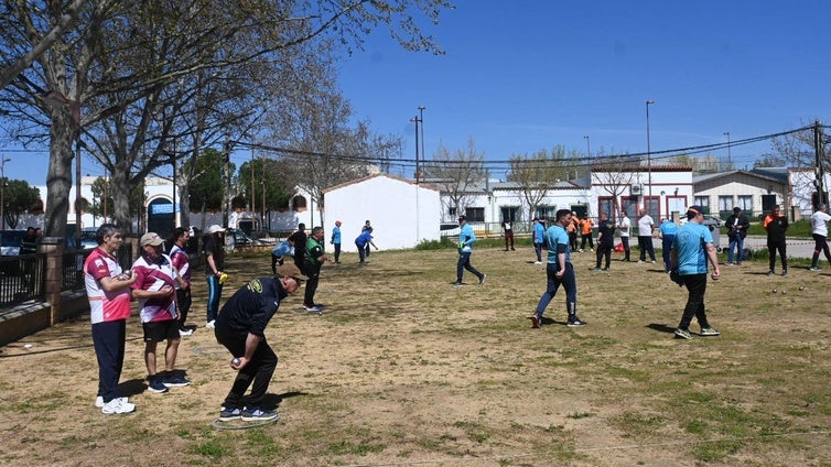 Unos 80 aficionados participaron en el I Torneo de Petanca Feria de Primavera