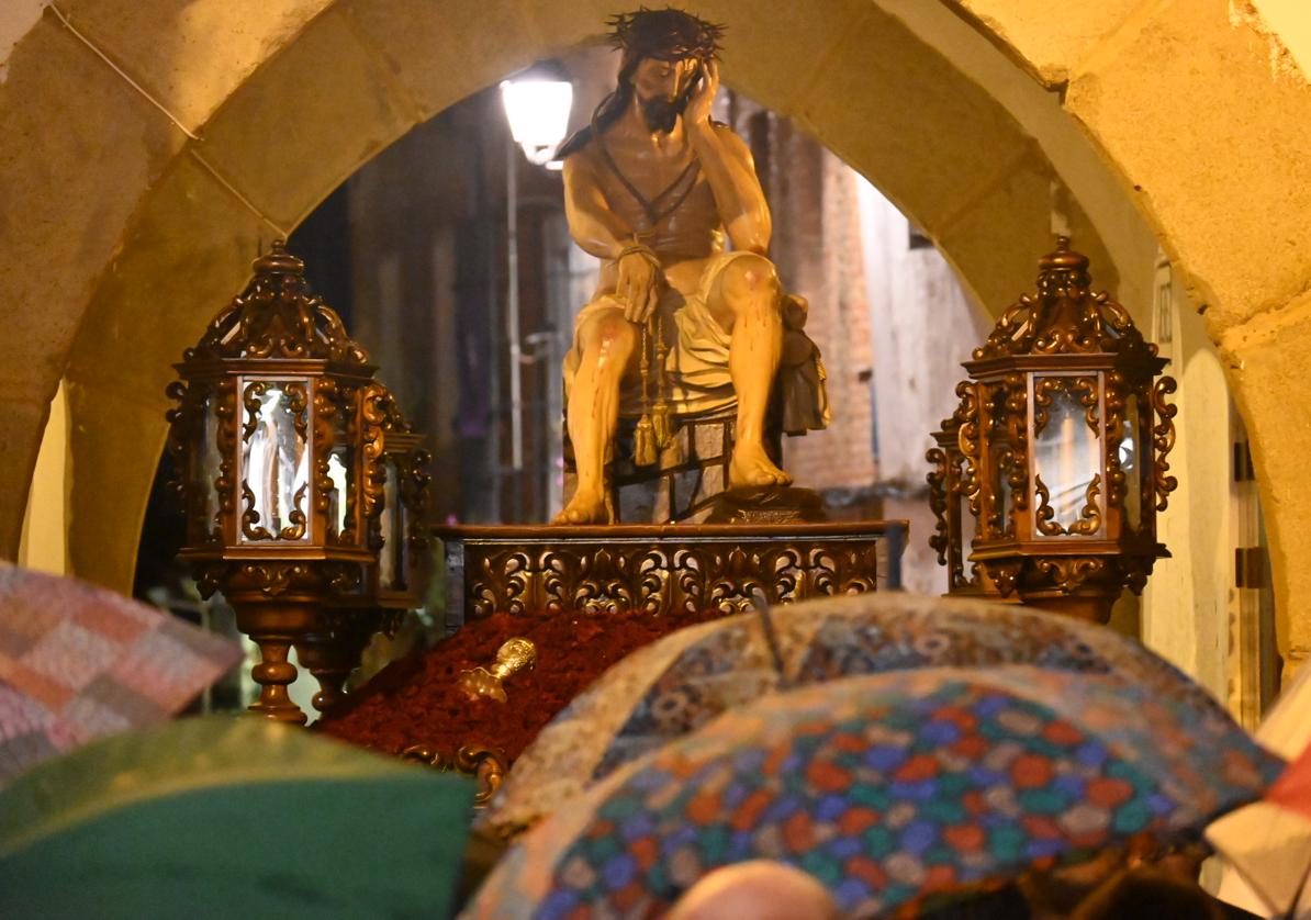 El Cristo de la Humildad y Paciencia en el arco de Jerez