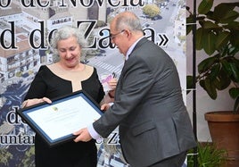 Momento de la entrega del premio