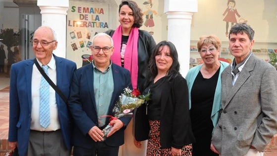 Juan Lorenzo Collado y Moisés Navarro ganan los Juegos Florales de la Poesía 'Dulce Chacón' Primavera 2025