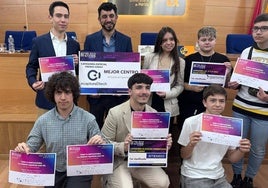 Los jóvenes estudiantes galardonados por sus proyectos