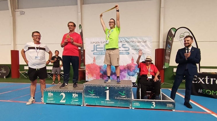 Adrián Perera Gallego vuelve a revalidar el título de campeón JEDES de Ajedrez 2025