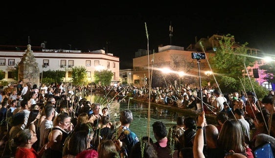 La 'Mojá de Varas' protagonista de la noche de San Juan en la Plaza de Dulce Chacón