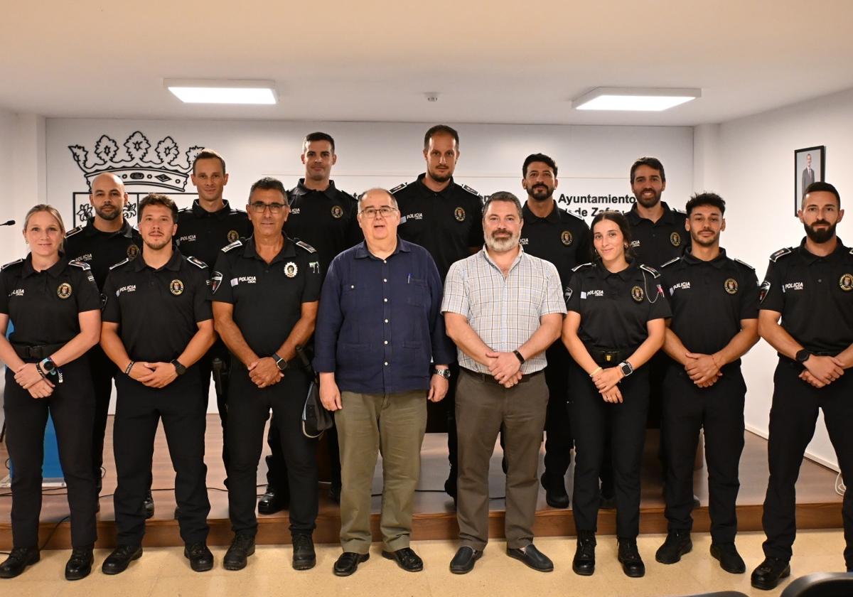 Los 11 agentes recién incorporados en su toma de posesión