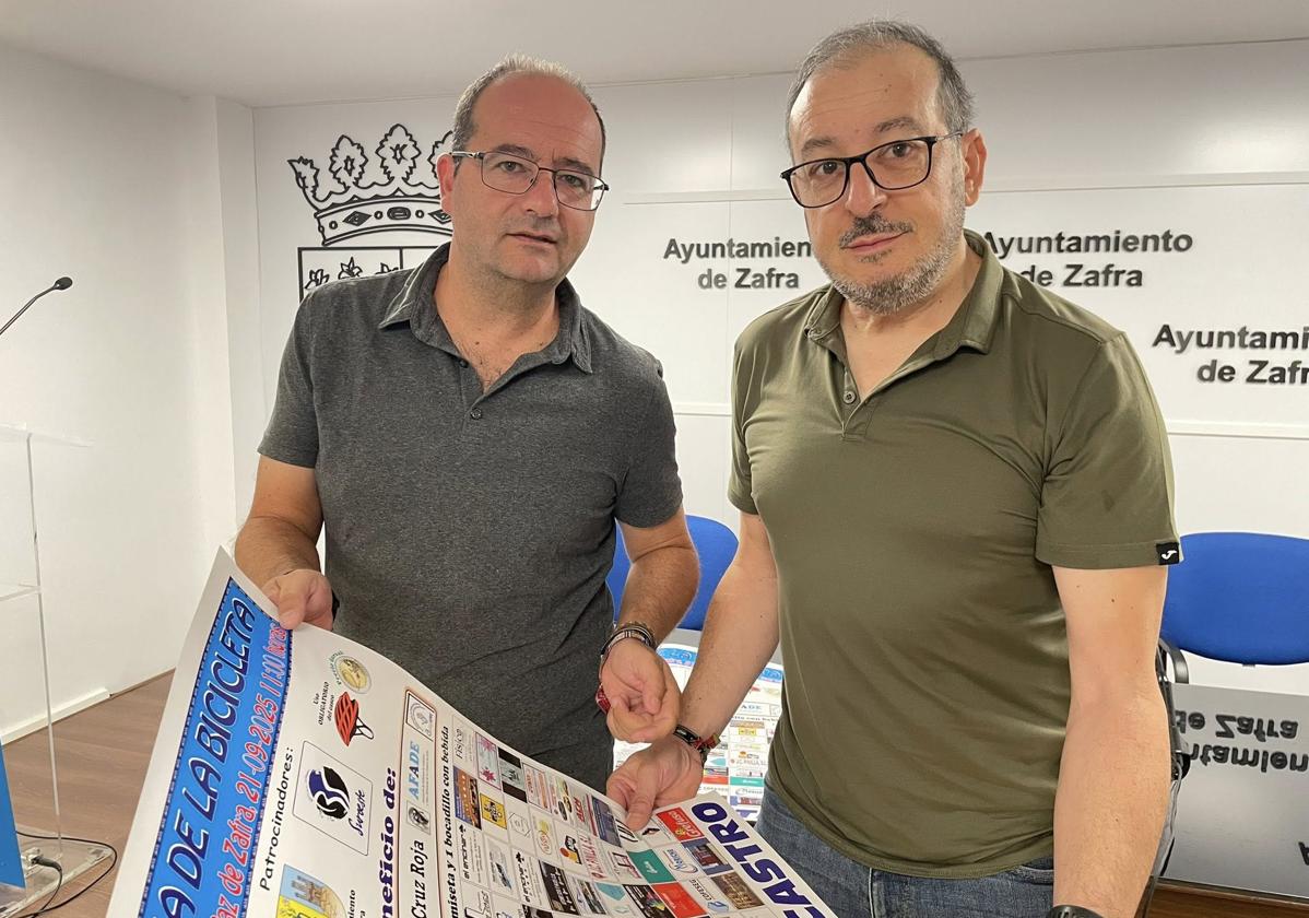 Javier Domingo Jaramillo y Ángel Becerra en la presentación