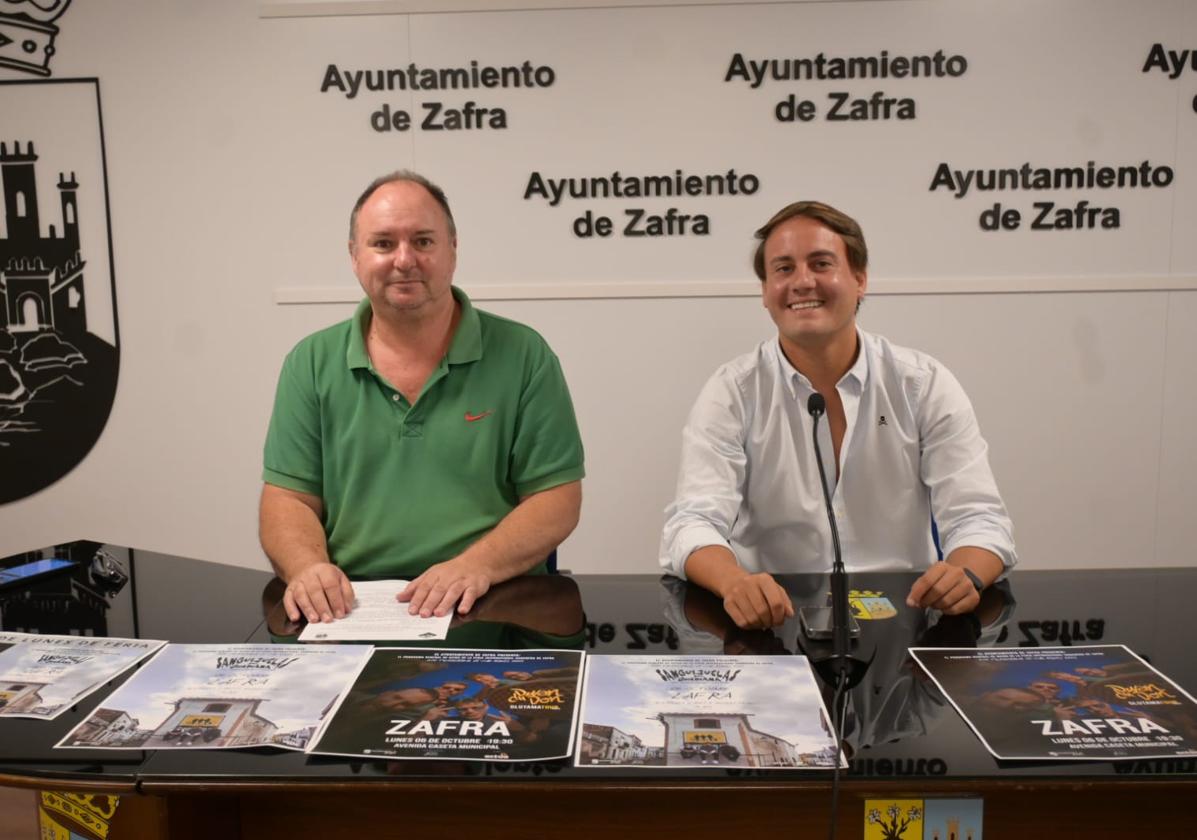 El concejal de Juventud juntos con el coordinador en la presentación