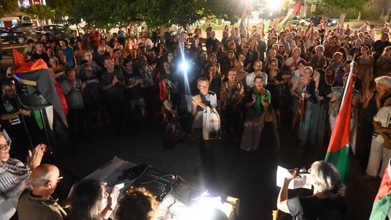 Unas 300 personas alzaron la voz por Gaza con el lema 'Paremos el genocidio'