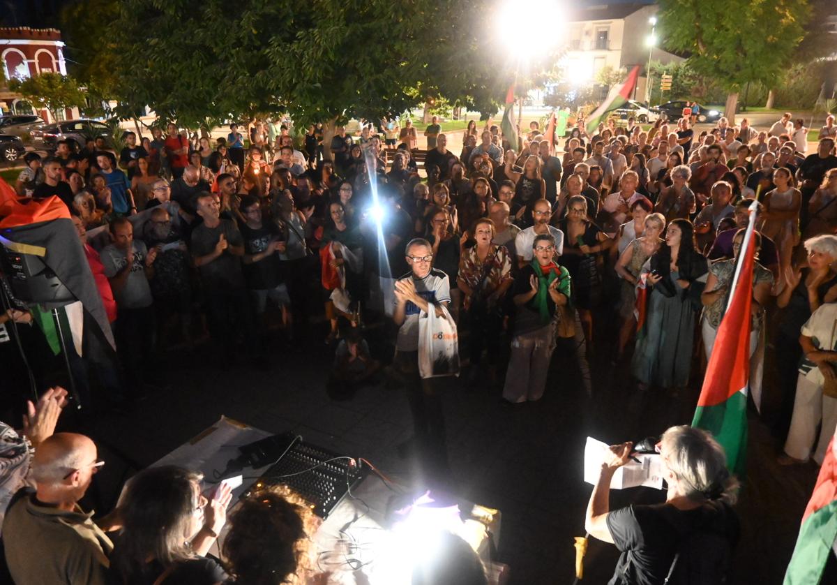 La concentración fue en la Plaza del Alcázar