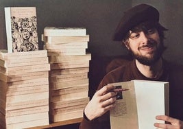 David Uclés con su novvela