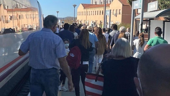 Renfe ofrece 10.000 plazas los días 4 y 5 de octubre para viajar a la feria