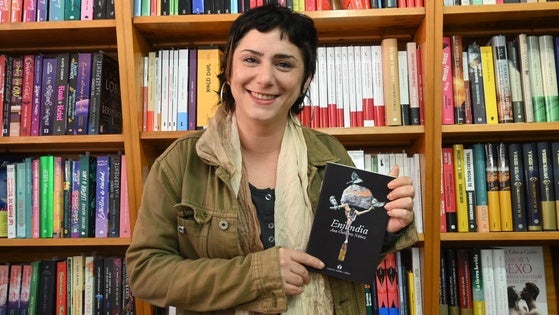 Ana Ontivero conmovió al público en la presentación de su poemario 'Enjundia'