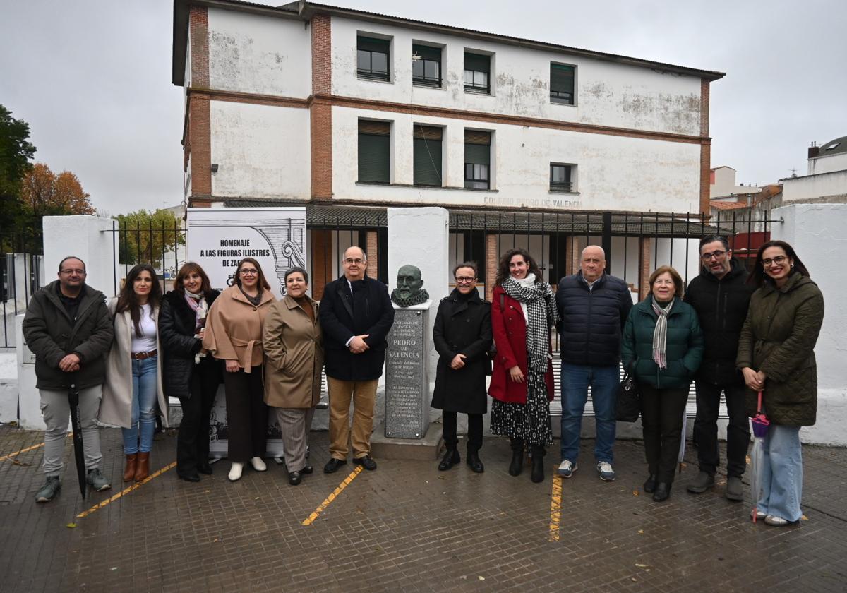 Descubrimiento del busto junto al colegio que lleva el nombre del humnista en Zafra