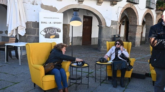 'Dial-a-story': Una iniciativa novedosa para sensibilizar sobre la violencia contra las mujeres