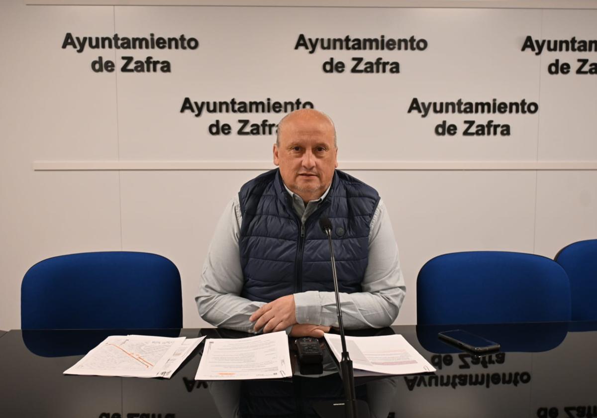 El concejal de Urbanismo, Francisco Fernández durante la presentación de las actuaciones