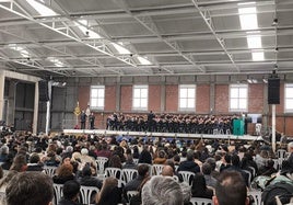 La banda de Virgen de los REyes sobre el escenario