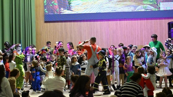 La Fiesta del Carnaval Infantil reunió a multitud de pequeños y familiares