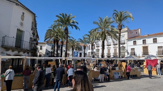 El segundo Mercado de Productos Locales de la comarca abre este sábado en la Plaza Grande