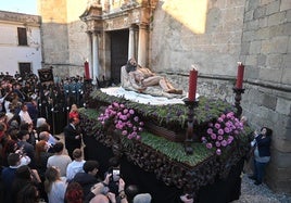 SAlida del Cristo Yacente desde la parroquia de La Candelaria