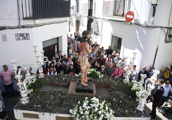 El Cristo de los Afligidos a su salida del templo