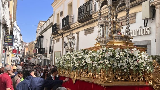 La procesión del Corpus Christi recorrió espléndida las calles