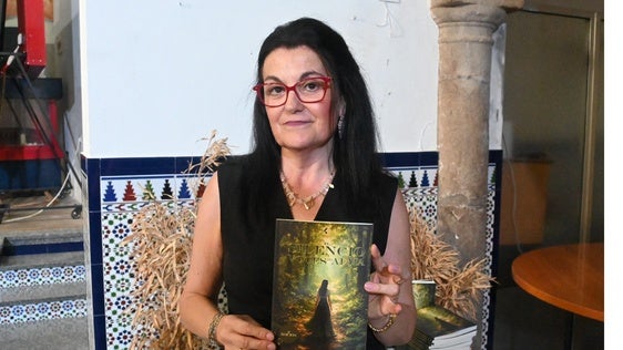 Paloma Seco presentó 'El silencio y las voces del alma', su nuevo poemario