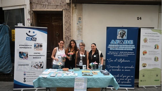 Talleres y actividades para dar visibilidad al Alzheimer y apoyar a las familias