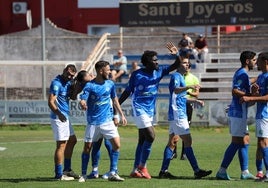 Algunos de los jugadores del CD Zafra durante uno de los últimos encuentros