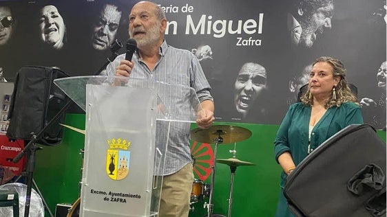 Antonio Vázquez, presidente de ACPG junto a la concejala