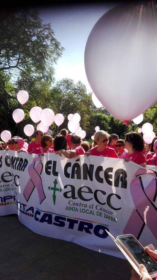 Actividad contra el cáncer de mama de AECC Zafra 