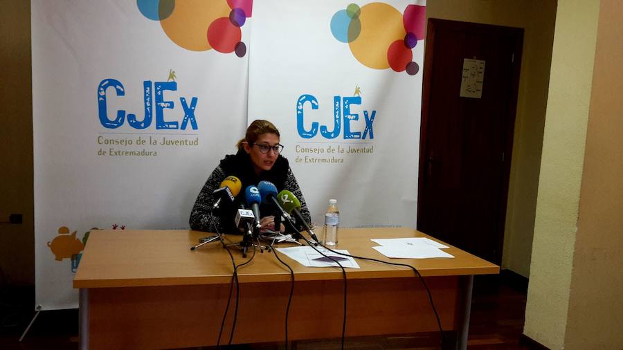 Elena Ruíz en rueda de prensa 