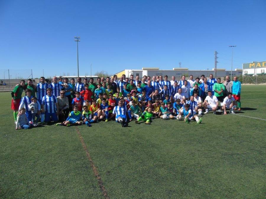 El VII Trofeo Solidario de la Primavera de Veteranos recauda 200 kilos de alimentos para Cáritas