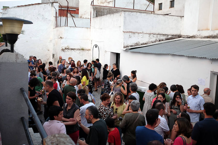 La EOI celebra su fiesta de final de curso con alumnos y profesores