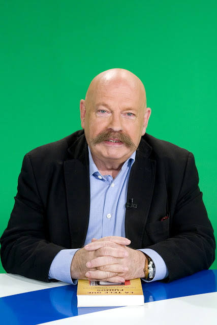 José María Íñigo visita el Foro Zafrense para debatir sobre la televisión