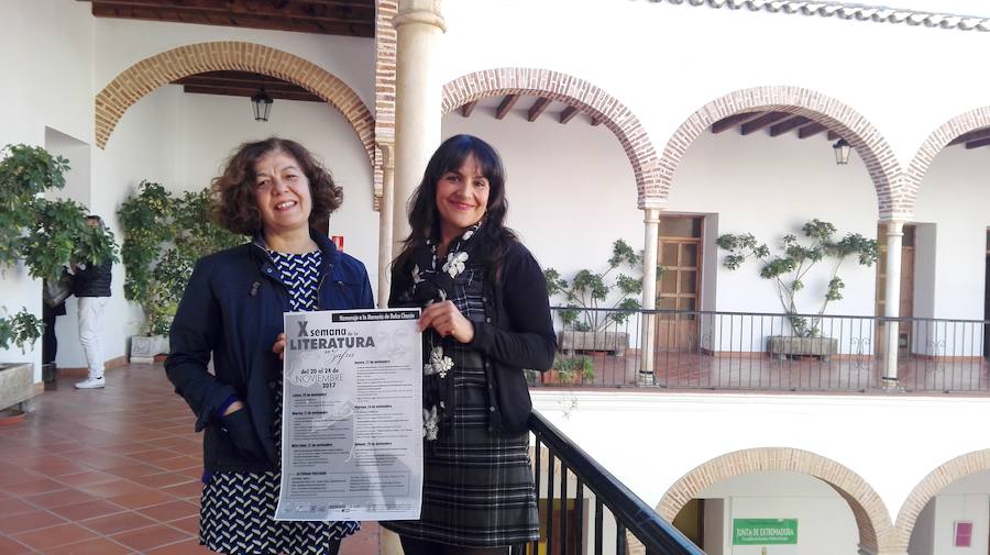 Claver y Monreal muestran el cartel anunciador de la Semana