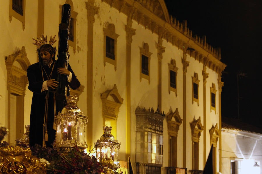 Jesús Nazareno y Nuestra Señora de la Esperanza salen desde la capilla de San José